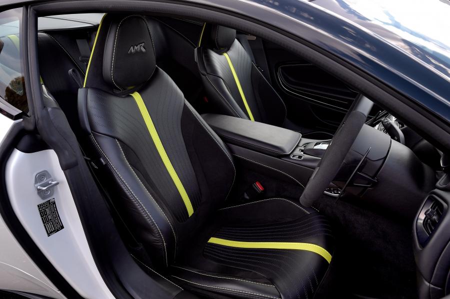 Интерьер Aston Martin DB11 AMR 2018 года  (JP) (фото 7 из 9)